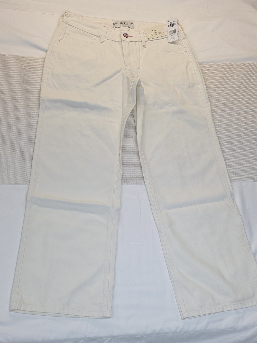 Hollister Baggy Low Rise Loose Though Hip And Thigh Relaxed Leg Opening